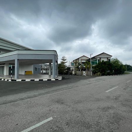 No 61 Nazirin Homestay Tmn Indah Raya 2 Manjung Lumut Dış mekan fotoğraf