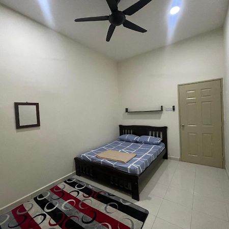 No 61 Nazirin Homestay Tmn Indah Raya 2 Manjung Lumut Dış mekan fotoğraf