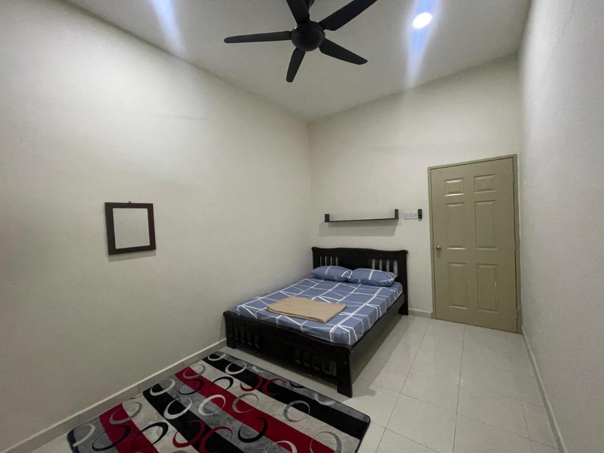 No 61 Nazirin Homestay Tmn Indah Raya 2 Manjung Lumut Dış mekan fotoğraf